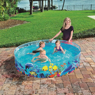 Piscina semi-rígida circular Bestway com capacidade para 946 litros e material de alta resistência